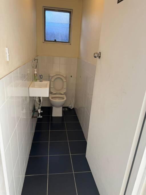 Bexley Near Train Shopping Airport With Pool 11Ppl Ground Floor Apartment *